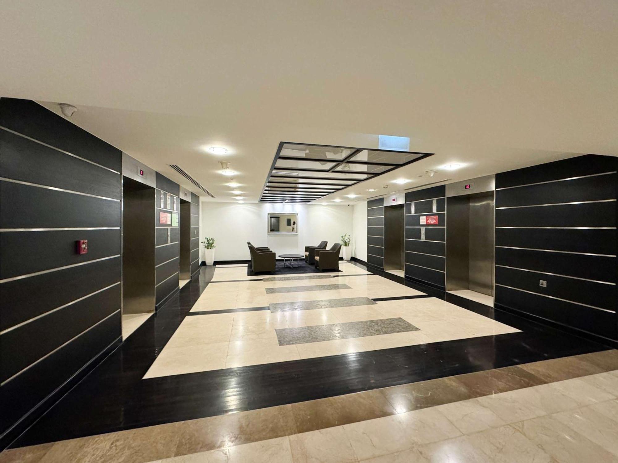 King Bed & Modern Comfort In Difc Downtown
