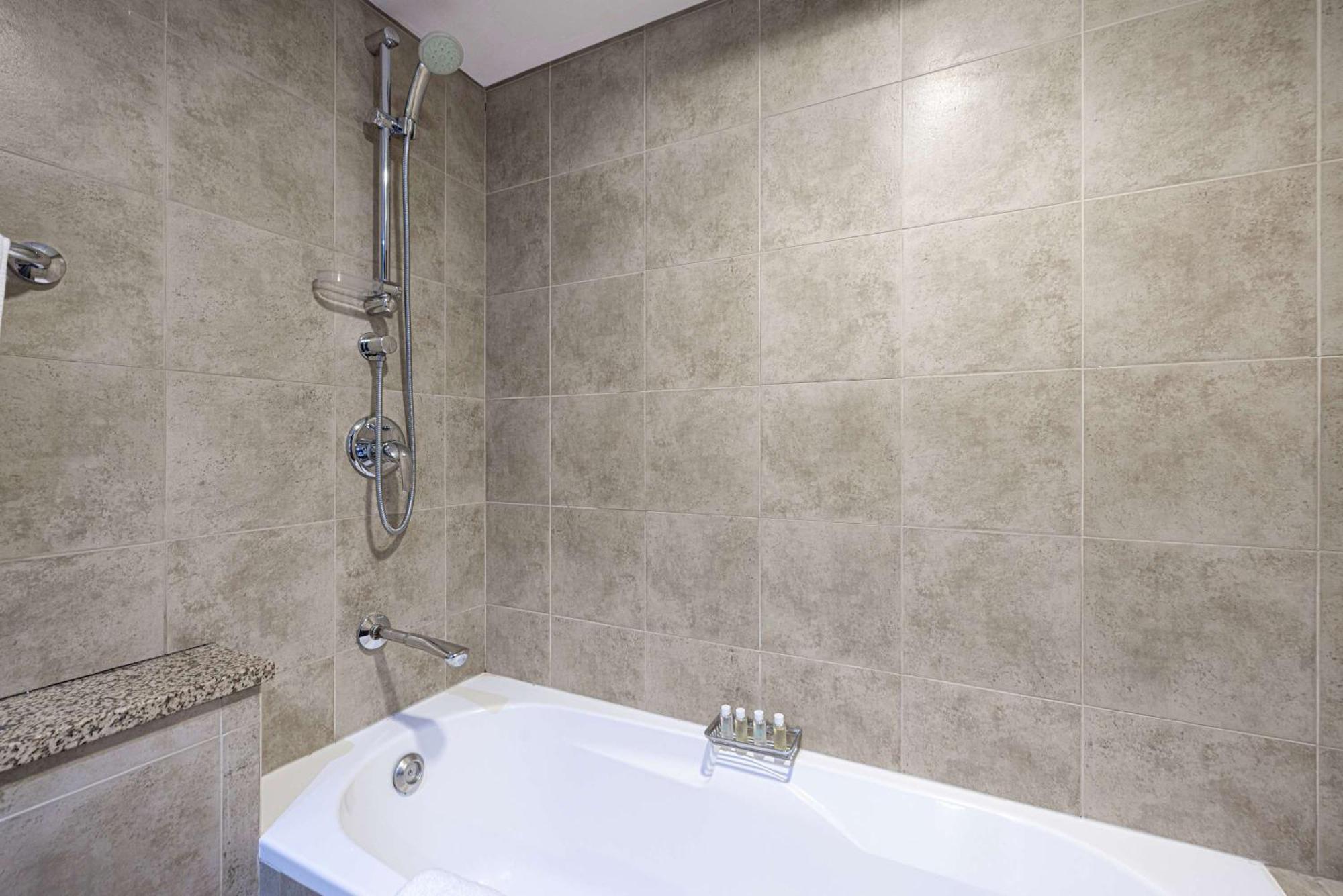 Apartment King Bed & Modern Comfort In Difc Downtown Dubai