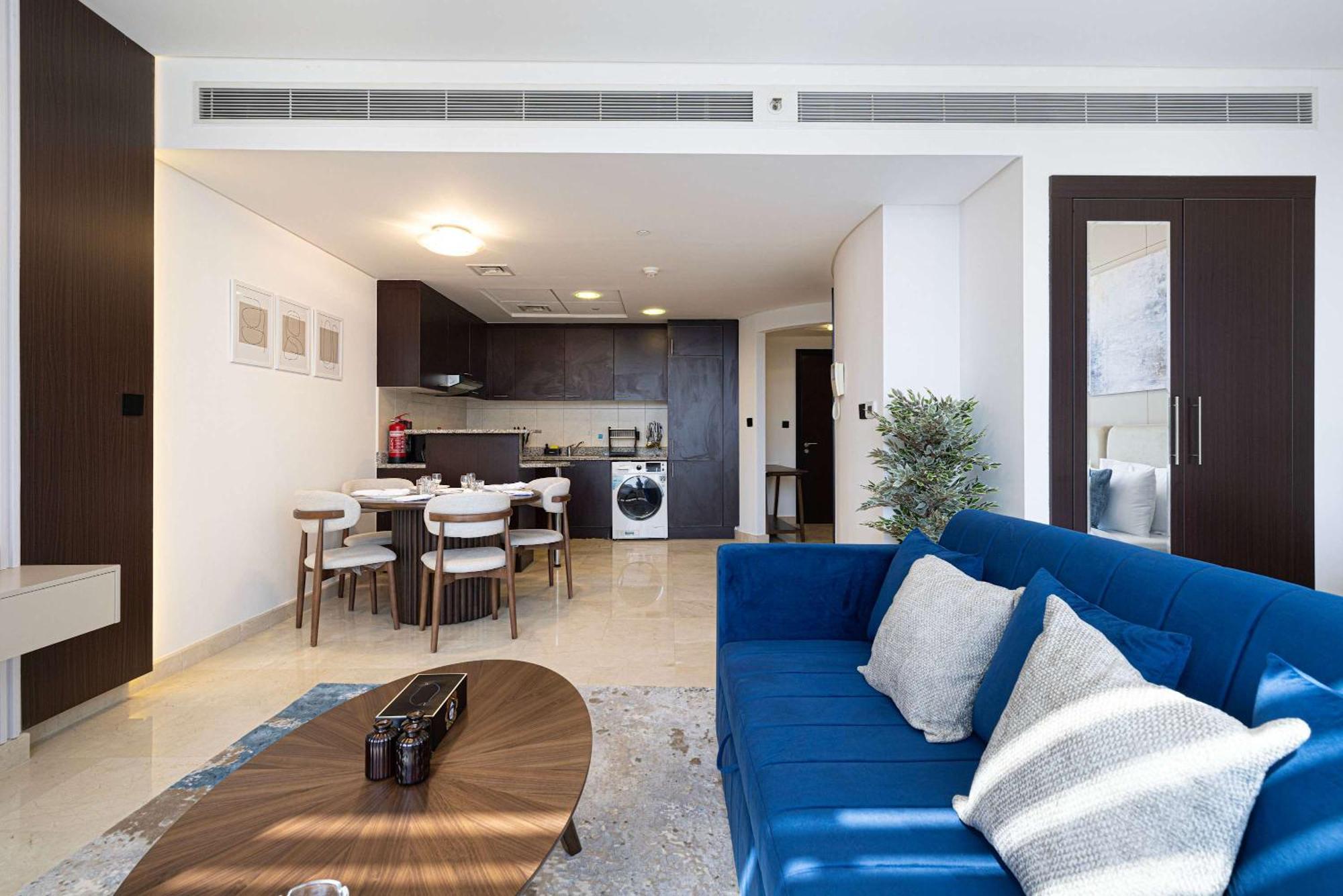 King Bed & Modern Comfort In Difc Downtown Apartment *